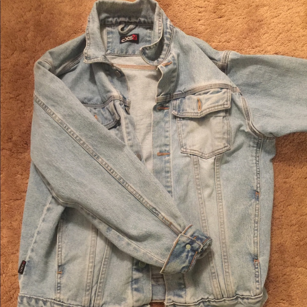 Distressed Denim Jacket medium 🧥